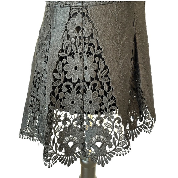 Elie Tahari Alessandra Black Lace Top Size 4 - Picture 8 of 14